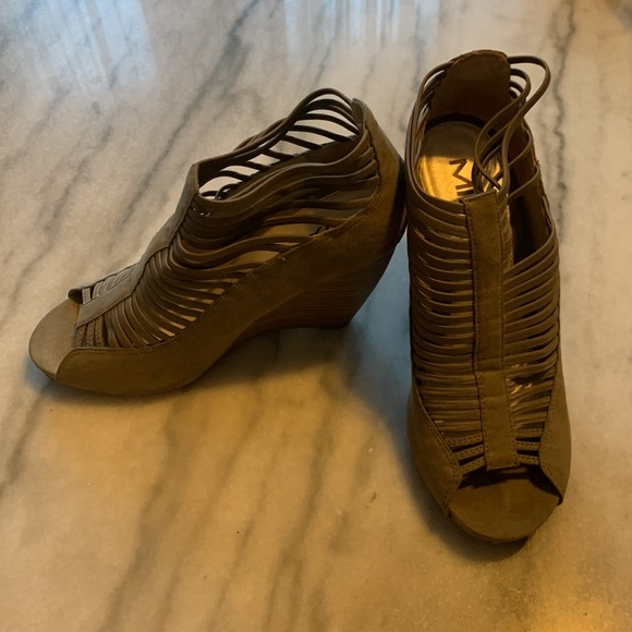 Used Dark Tan Woman Wedges - Picture 4 of 6